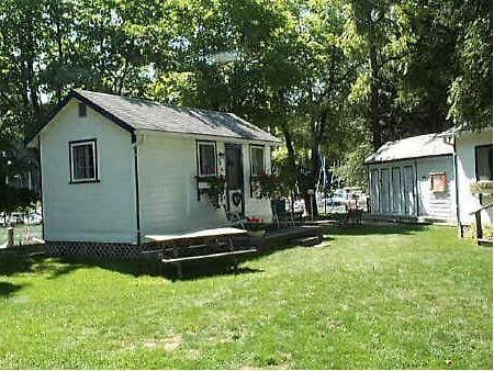 Bayfield River Cottage Colony Inc Bluewater Room photo