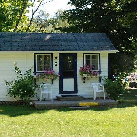 Bayfield River Cottage Colony Inc Bluewater Exterior photo