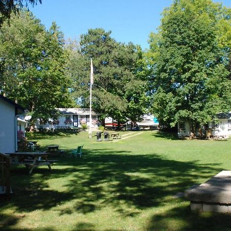 Bayfield River Cottage Colony Inc Bluewater Exterior photo